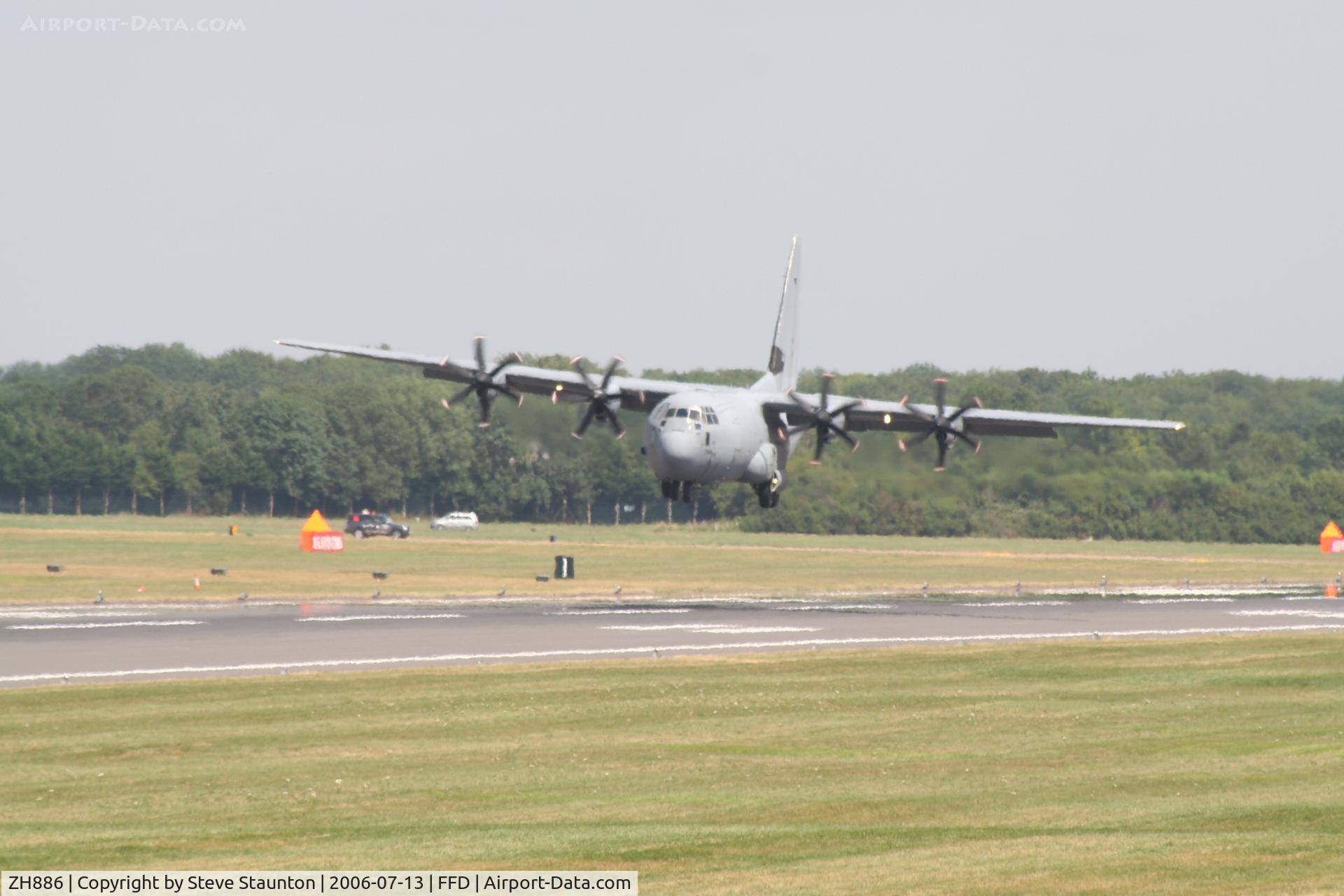 ZH886, 1999 Lockheed Martin C-130J Hercules C.5 C/N 382-5484, Royal International Air Tattoo 2006