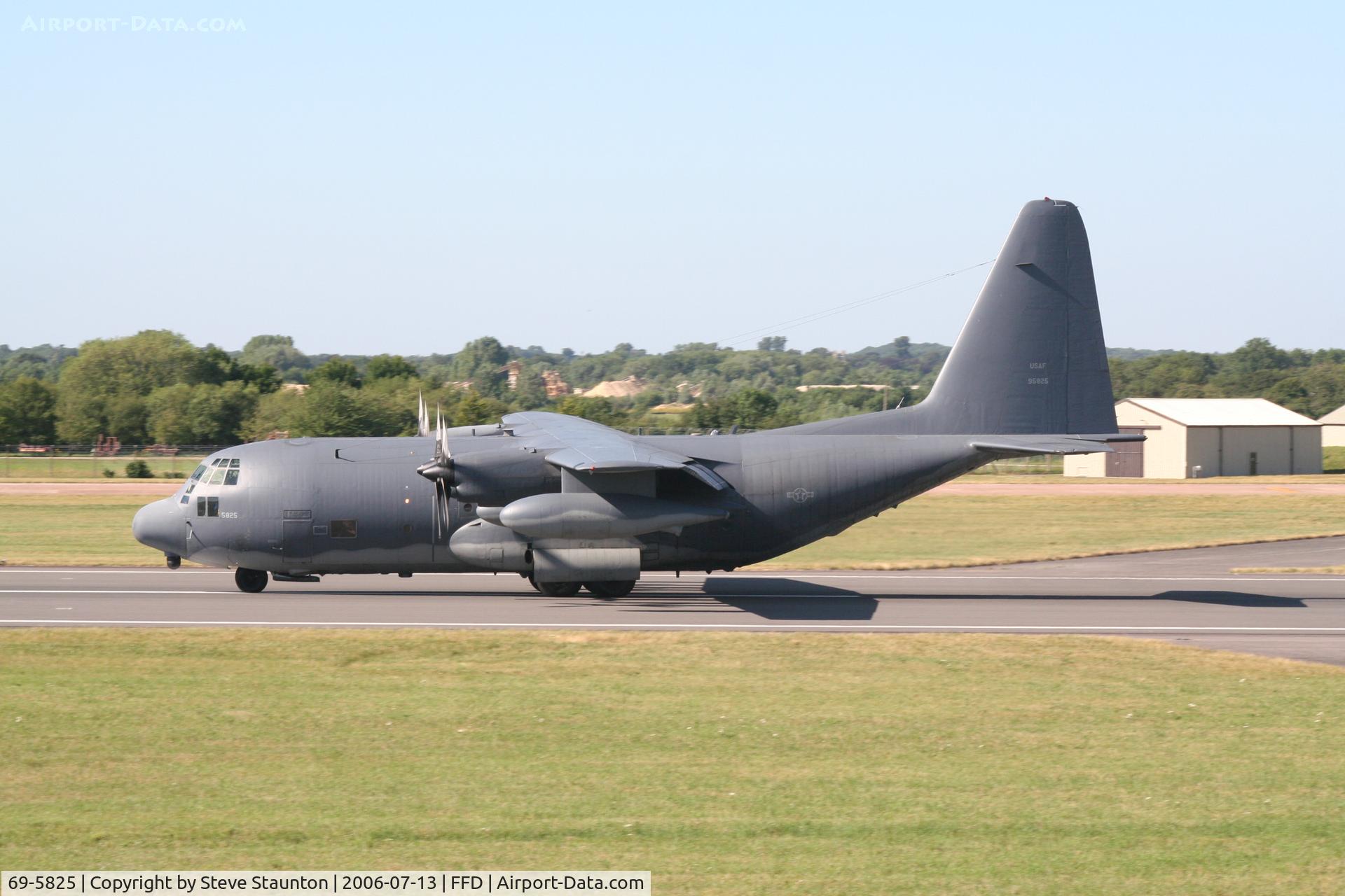 69-5825, 1969 Lockheed MC-130P Combat Shadow C/N 382-4374, Royal International Air Tattoo 2006