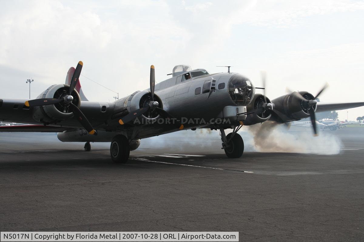 N5017N, 1944 Lockheed/Vega (Boeing) B-17G-105-VE Flying Fortress C/N 8649, smokey start