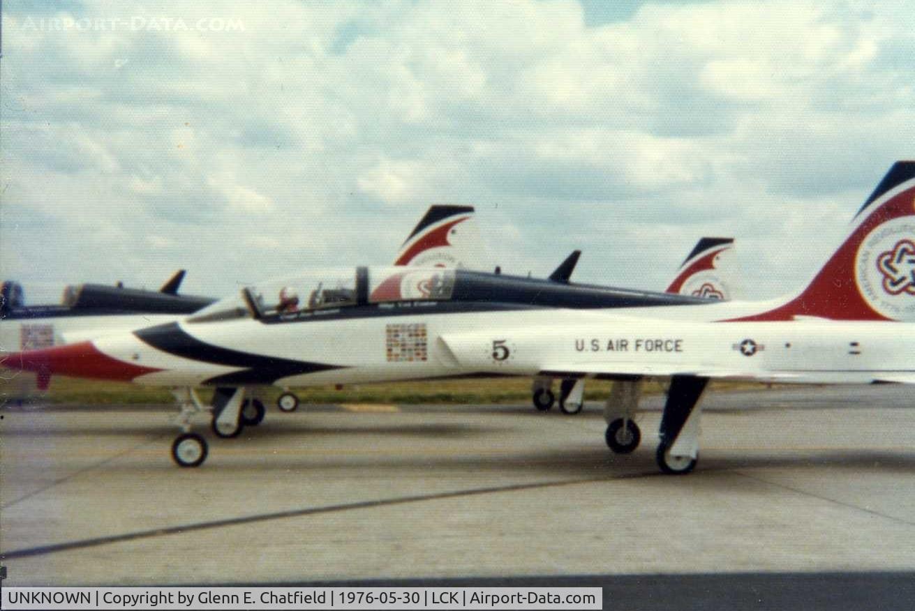 UNKNOWN, , Thunderbirds at Rickenbacker AFB air show