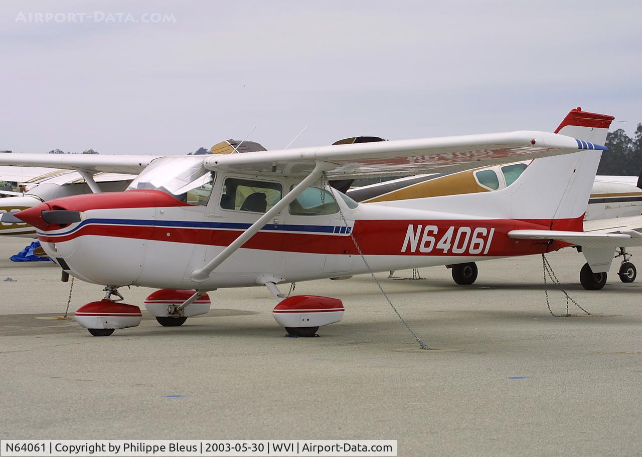 N64061, 1975 Cessna 172M C/N 17264994, in the middle of many others, this proud and nice one...