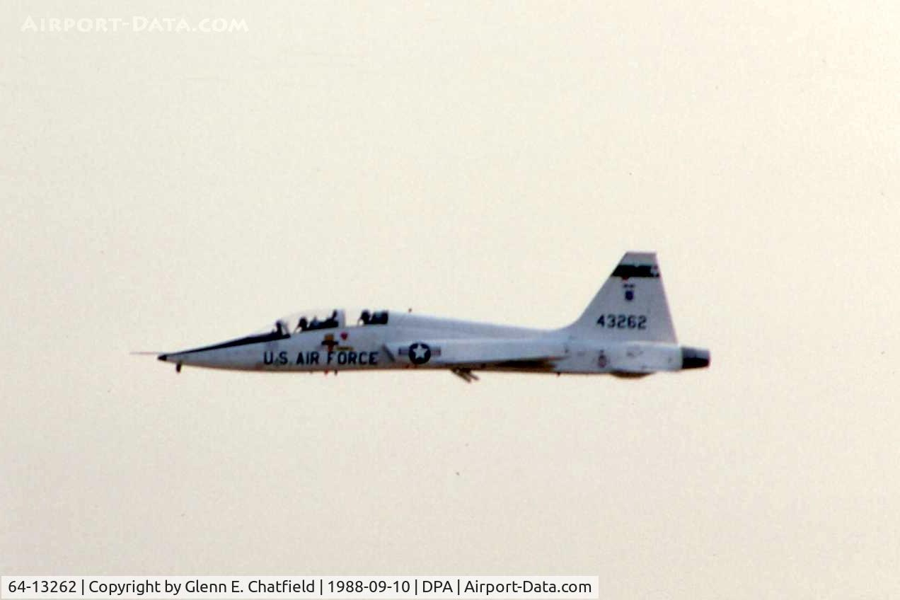 64-13262, 1964 Northrop T-38A-55-NO Talon C/N N.5691, T-38A doing a low approach to runway 10