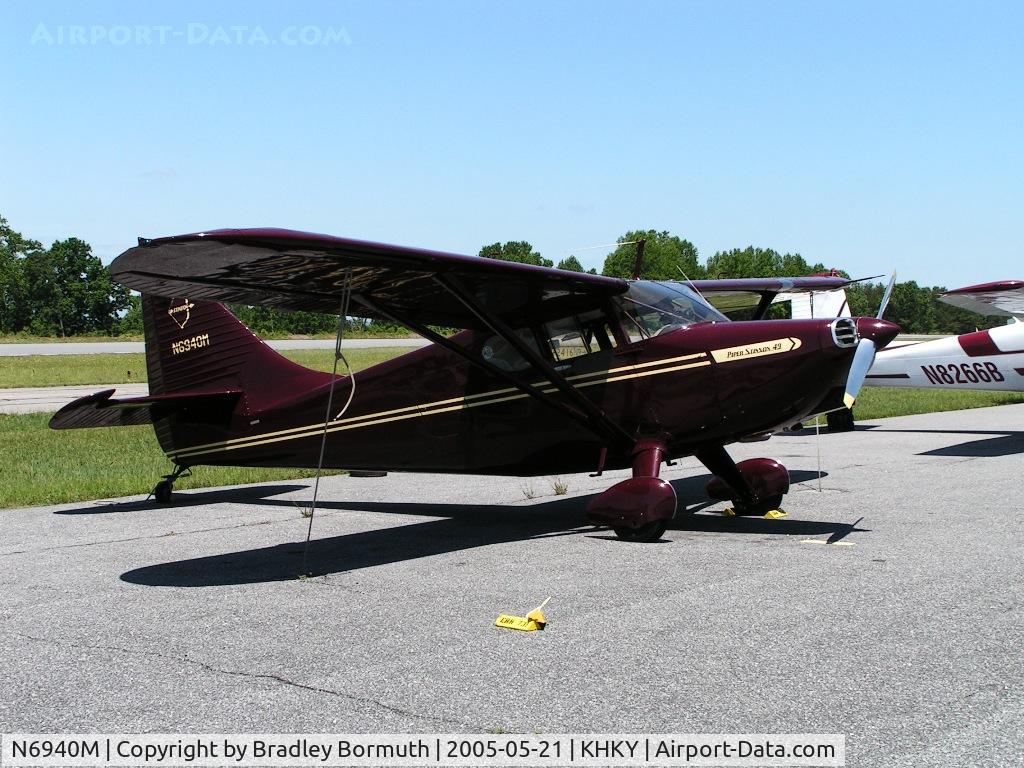 N6940M, 1949 Stinson 108-3 Voyager C/N 108-4940, Taken at the EAA Chapter 731 Spring Fly-In.
