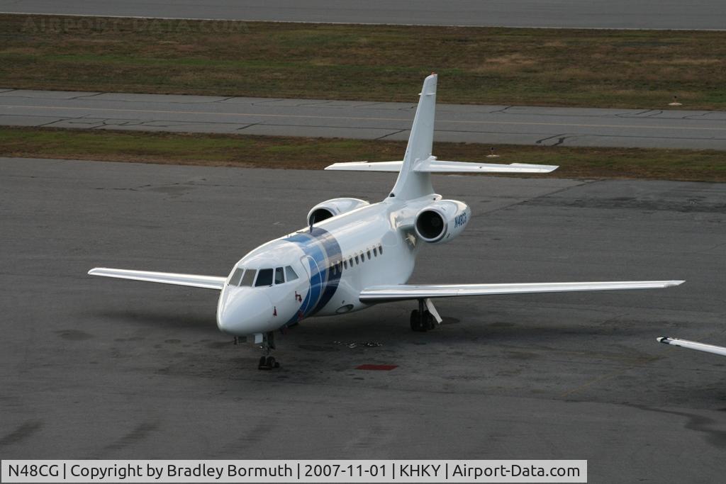 N48CG, 2008 Dassault Falcon 900EX C/N 212, Taking pictures while I visited the control tower.