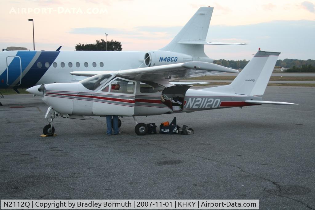 N2112Q, 1974 Cessna 177RG Cardinal C/N 177RG0512, Taking pictures one evening.