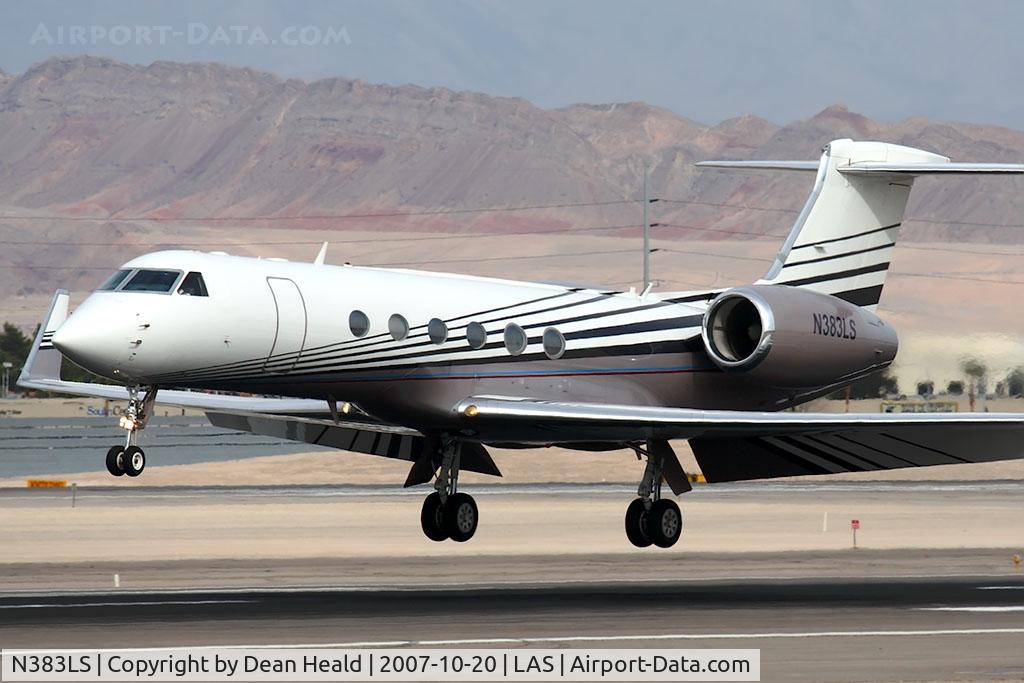 N383LS, 1998 Gulfstream Aerospace G-IV C/N 544, Las Vegas Sands Corporation's 1998 Gulfstream G-V N383LS landing RWY 25L.