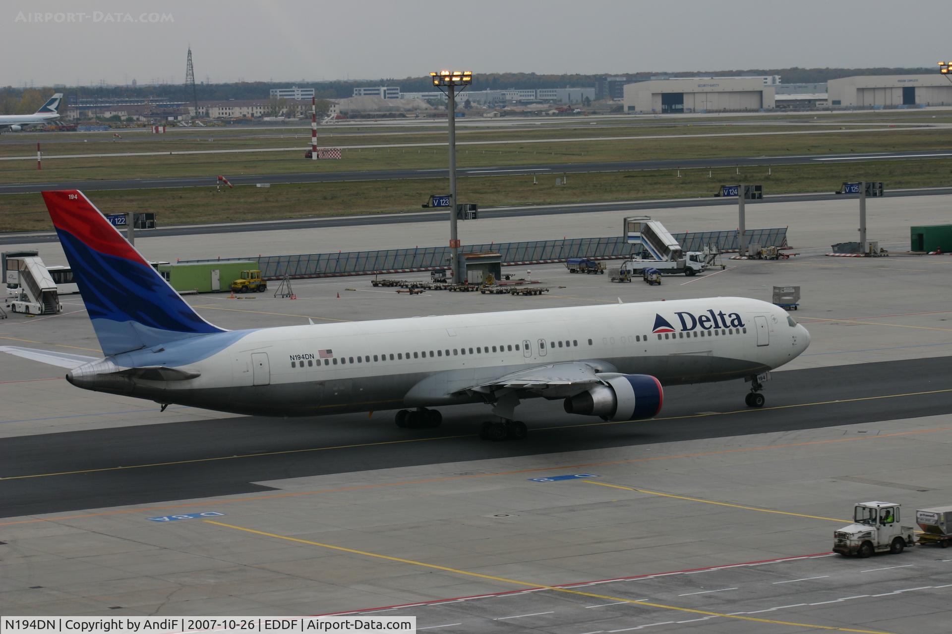 N194DN, 1997 Boeing 767-332 C/N 28451, US-Boy