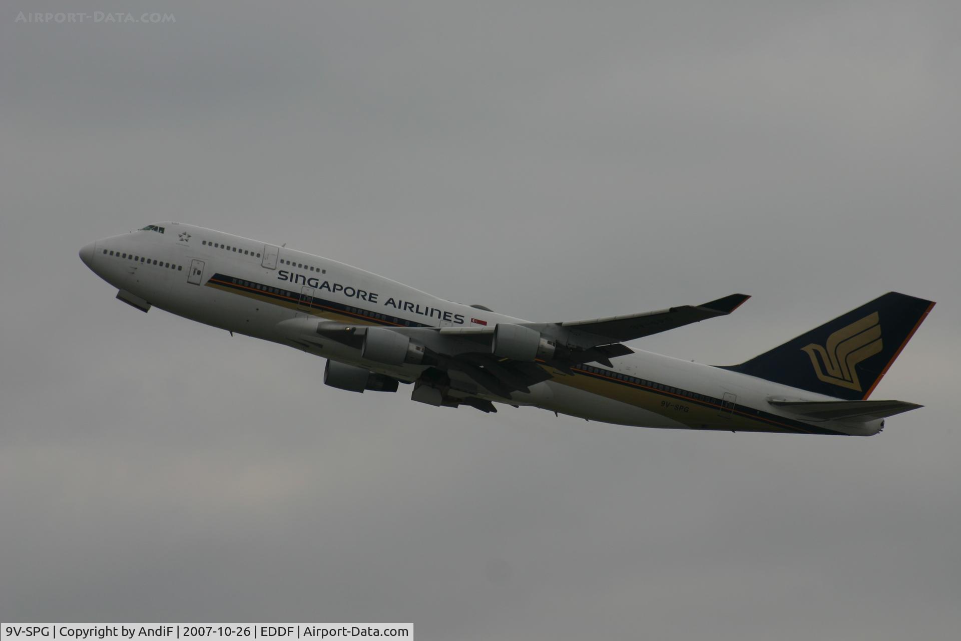9V-SPG, 1996 Boeing 747-412 C/N 26562, White Body