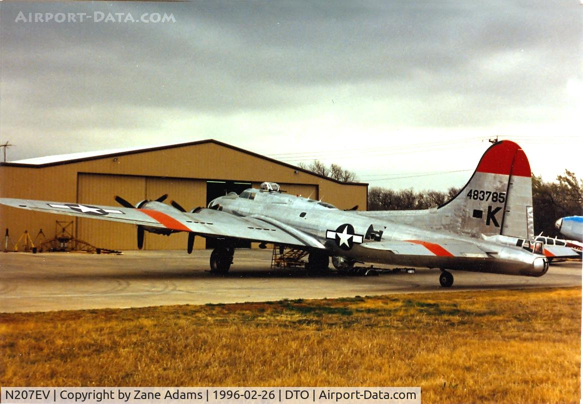 N207EV, 1944 Boeing B-17G Flying Fortress C/N 44-83785, Evergreen B-17 at Denton for an engine change