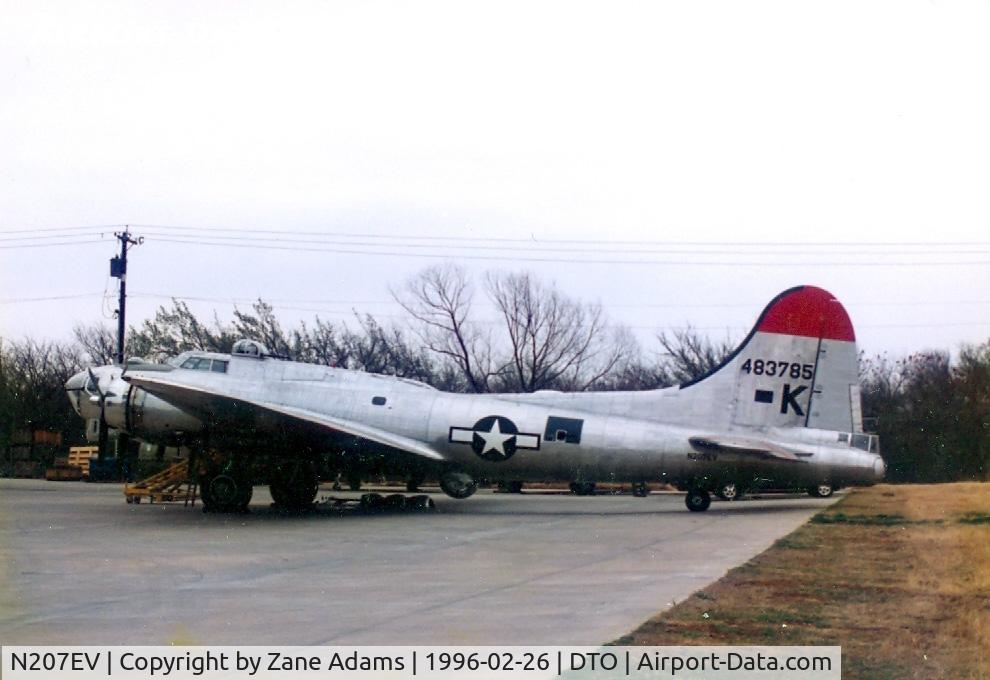 N207EV, 1944 Boeing B-17G Flying Fortress C/N 44-83785, Evergreen B-17 at Denton for an engine change