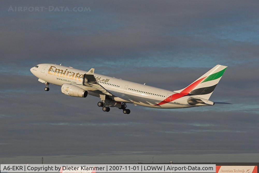 A6-EKR, 1999 Airbus A330-243 C/N 251, Emirates  A330