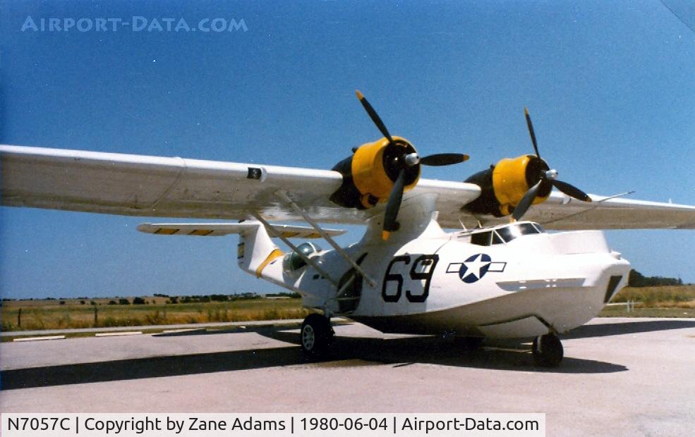 N7057C, 1942 Consolidated Vultee 28-5ACF C/N 0200 (USN64072), On the ramp at former Ausitn Tims/Executive Airpark