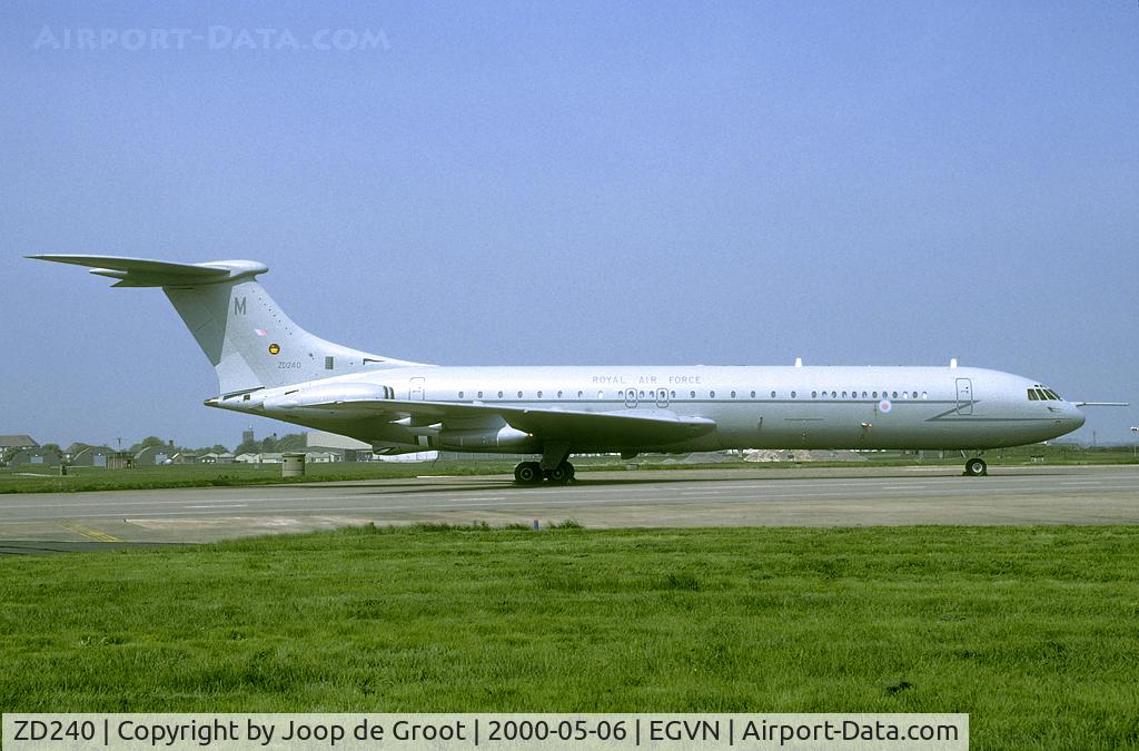 ZD240, 1967 Vickers Super VC10 K.4 C/N 862, Seen on the 2000 Brize Norton photo call. ZD240 has been scrapped since.