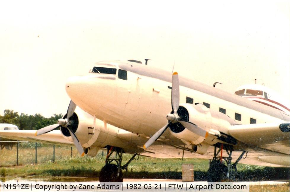 N151ZE, 1944 Douglas DC-3 C/N 50783, CAF R4D without Nose Art