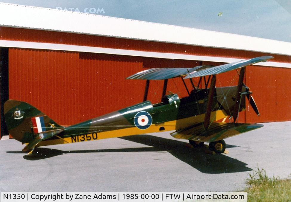 N1350, De Havilland Australia DH-82A Tiger Moth C/N DHA1039, Nice Tiger Moth