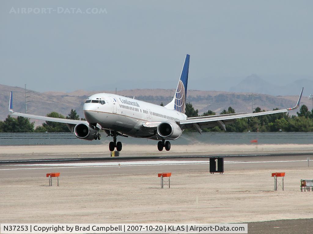 N37253, 2000 Boeing 737-824 C/N 30584, Continental Airlines / 2000 Boeing 737-824