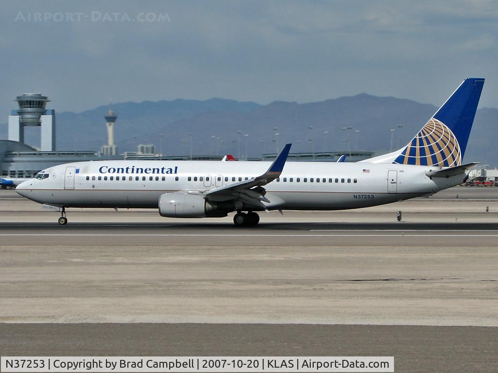 N37253, 2000 Boeing 737-824 C/N 30584, Continental Airlines / 2000 Boeing 737-824