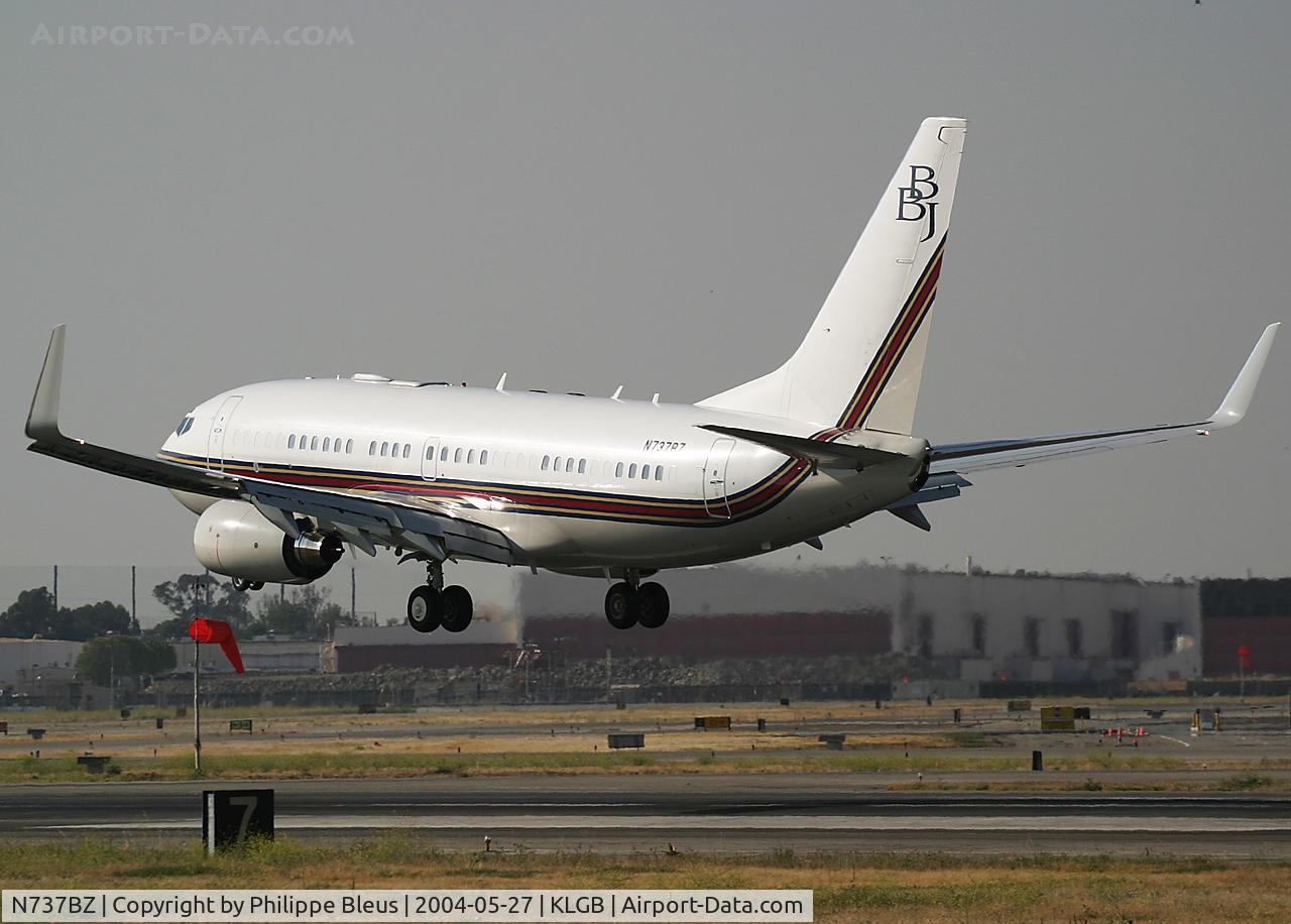N737BZ, Cessna 172N C/N 17269303, Second picture, just to show the winglets. Landing rwy 30.