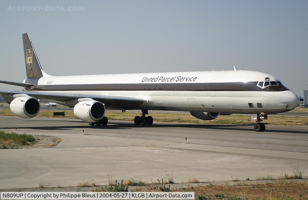 N809UP, 1969 Douglas DC-8-73F C/N 46109, Vintage equipped with larger engines. Taxiing to hangar after landing on rwy 30.