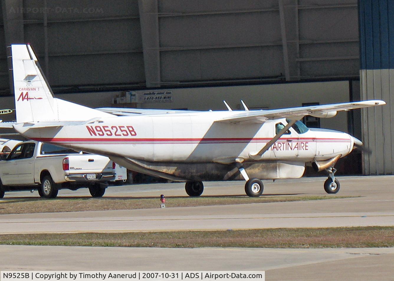 N9525B, 1988 Cessna 208B C/N 208B0087, Starting up at Addison, TX