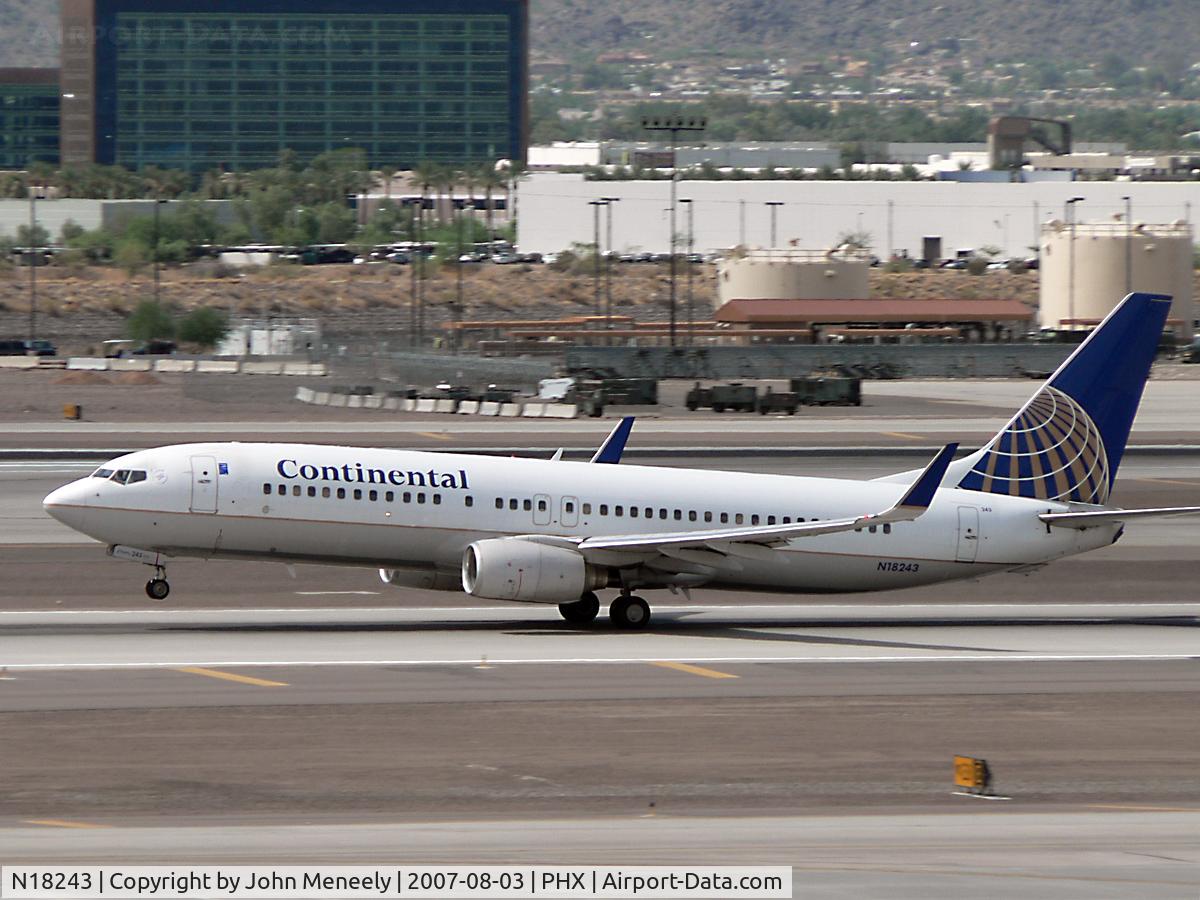 N18243, 1999 Boeing 737-824 C/N 28806, Just getting airborne from 07L