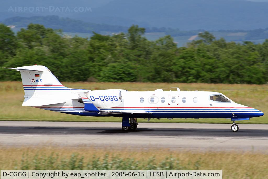 D-CGGG, 2001 Learjet 31A C/N 31A-227, Learjet 31A departing rwy 16