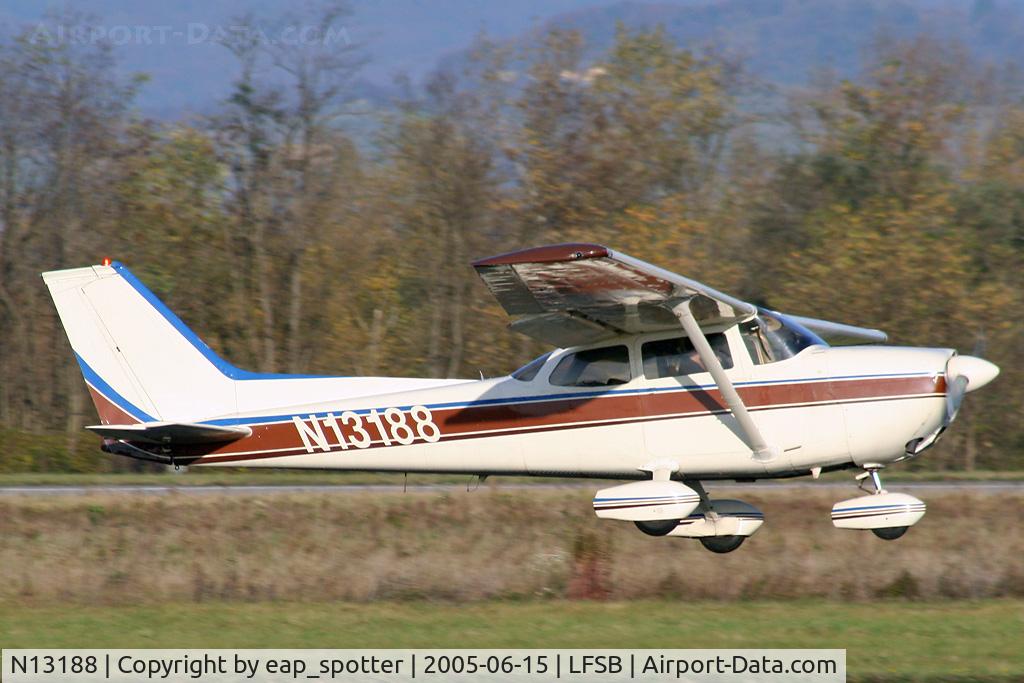 N13188, 1973 Cessna 172M C/N 17262557, landing on rwy 16