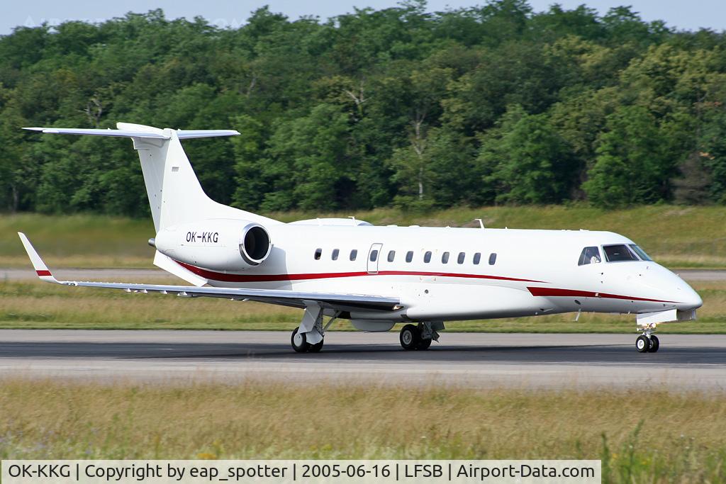 OK-KKG, 2005 Embraer EMB-135BJ Legacy C/N 14500873, Embraer EMB ERJ-135BJ Legacy departing rwy 16