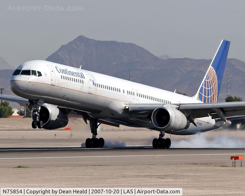 N75854, 2002 Boeing 757-324 C/N 32813, Continental Airlines N75854 (FLT COA497) from George Bush Houston Intercontinental Airport (KIAH) landing RWY 25L.