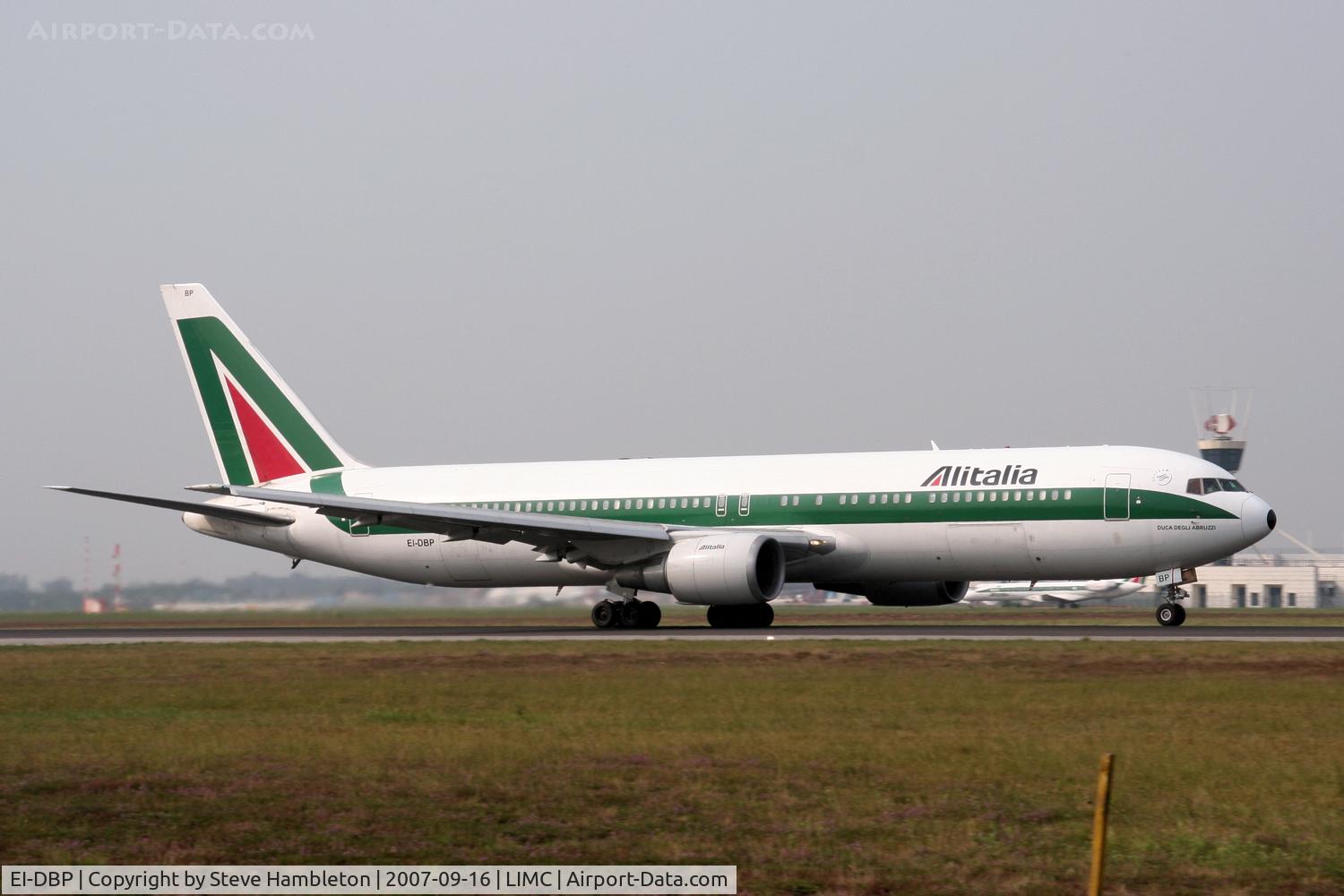 EI-DBP, 1992 Boeing 767-35H/ER C/N 26389, Alitalia Boeing 767 landing at Milan Malpensa