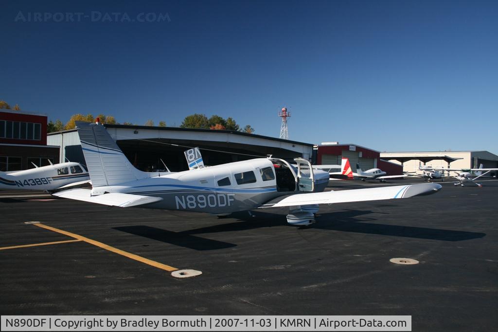 N890DF, 1978 Piper PA-32-300 Cherokee Six C/N 32-7840121, Great day to take pictures.