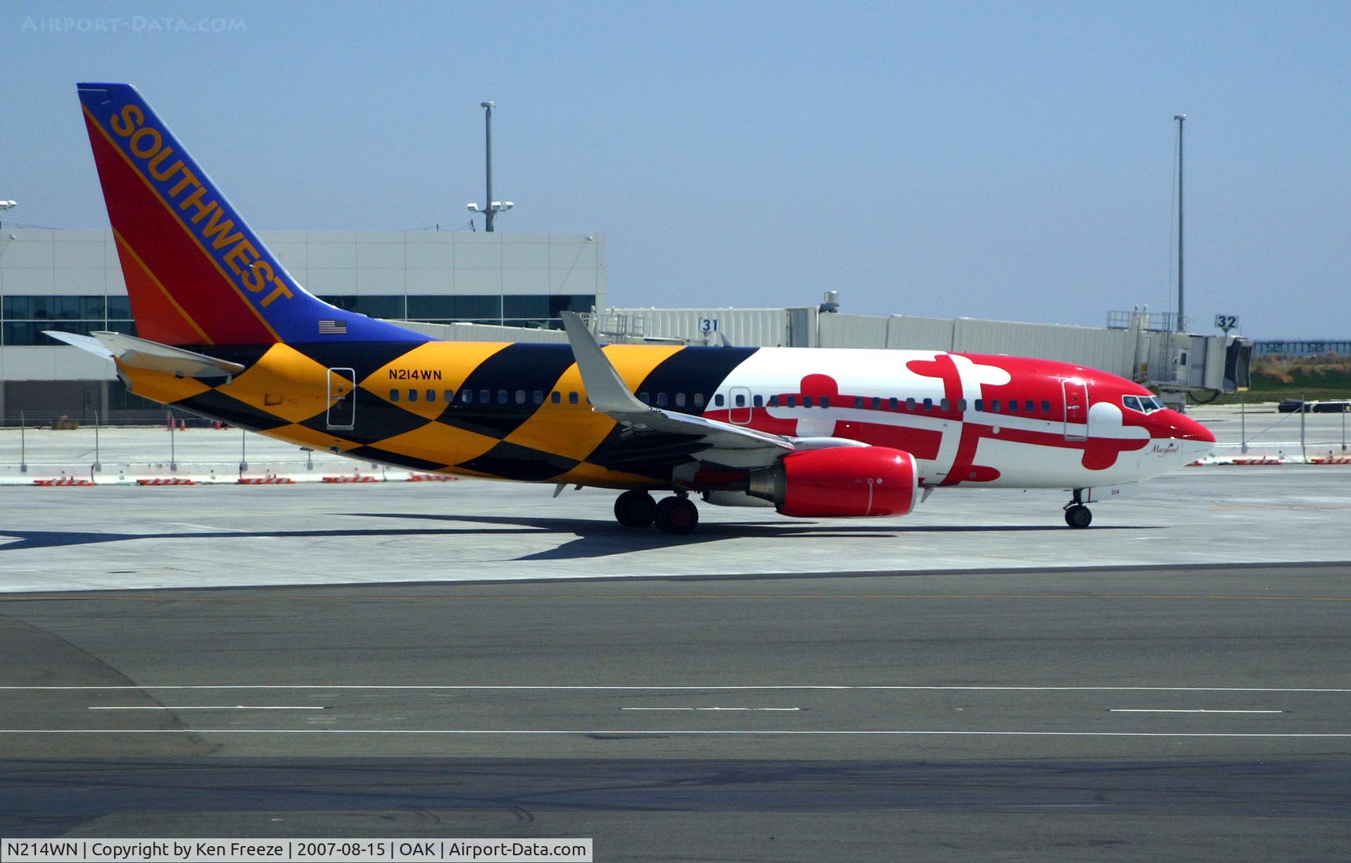 N214WN, 2005 Boeing 737-7H4 C/N 32486, SouthWest 737 in the Maryland state flag colors