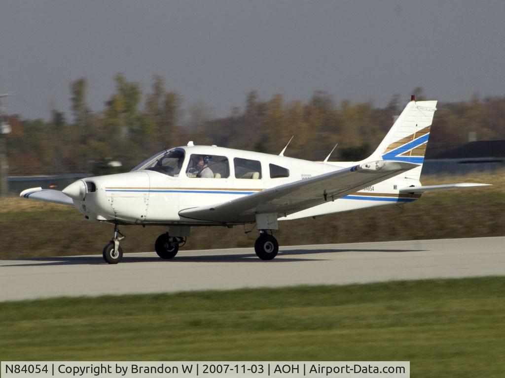N84054, 1981 Piper PA-28-161 C/N 28-8116257, touch and go at AOH