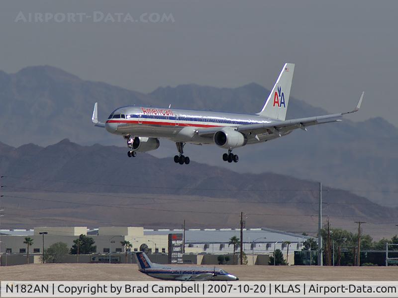 N182AN, 1999 Boeing 757-223 C/N 29592, American Airlines / 1999 Boeing 757-223