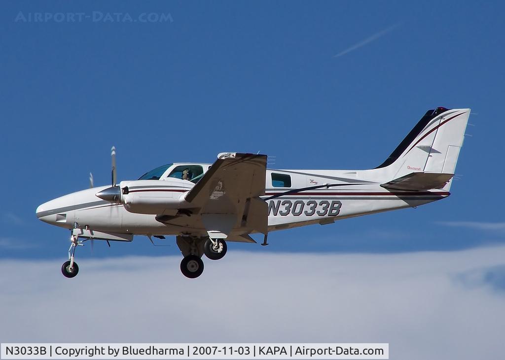N3033B, 1998 Raytheon Aircraft Company 58 C/N TH-1869, Approach to 17L.