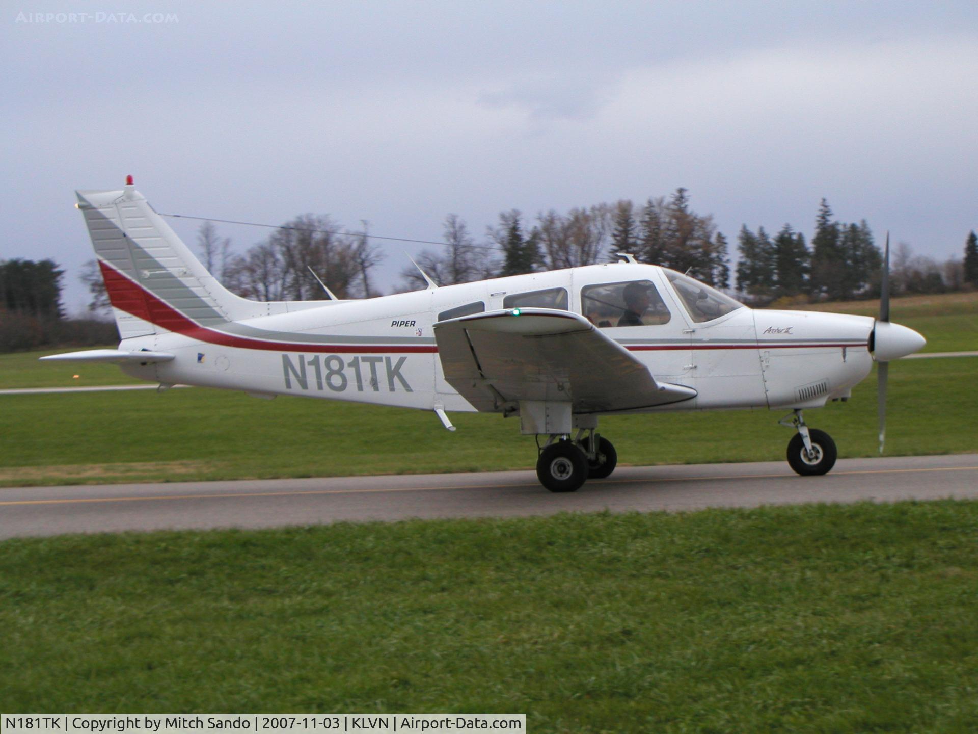 N181TK, 1977 Piper PA-28-181 C/N 28-7890193, Taxiing to the fuel pumps.