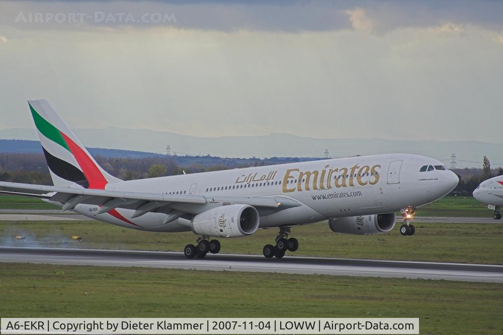 A6-EKR, 1999 Airbus A330-243 C/N 251, Emirates  A330