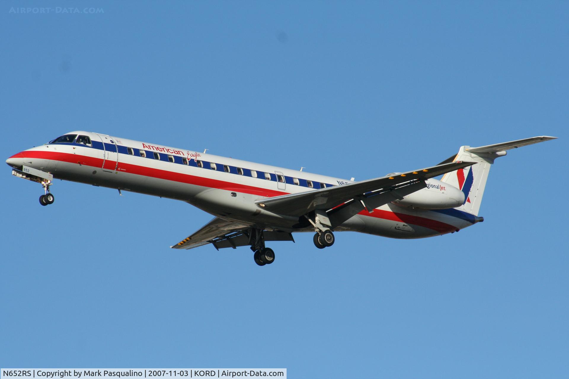N652RS, 2001 Embraer ERJ-145LR (EMB-145LR) C/N 145432, EMB-145LR