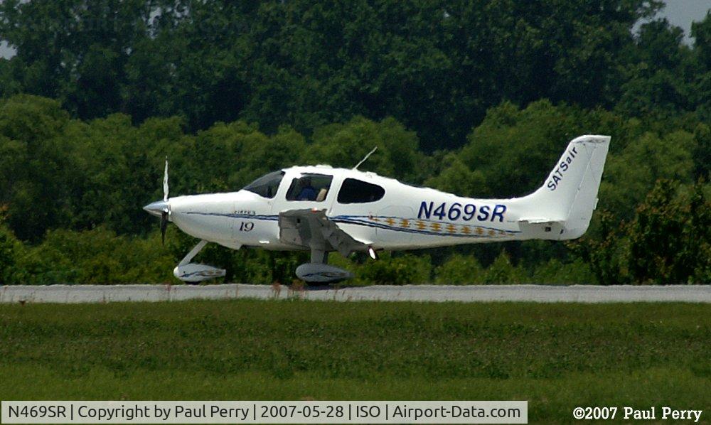 N469SR, 2006 Cirrus SR22 C/N 2107, SATSair aerocab service touching down in Kinston