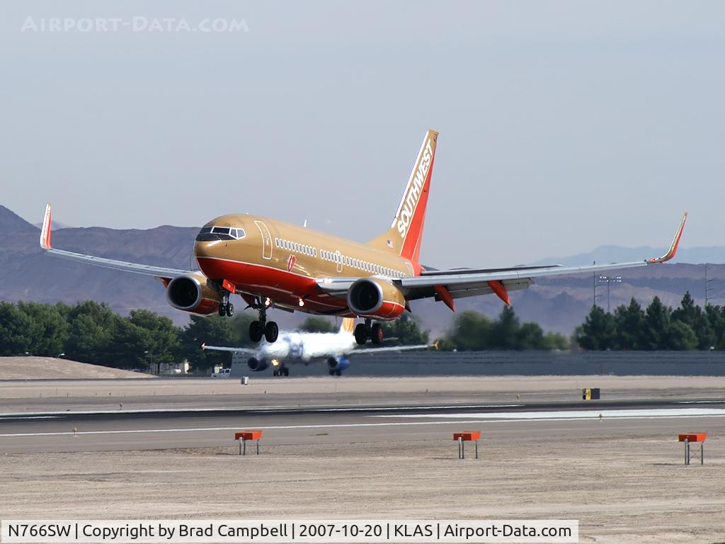 N766SW, 2000 Boeing 737-7H4 C/N 29806, Southwest Airlines / 2000 Boeing 737-7H4