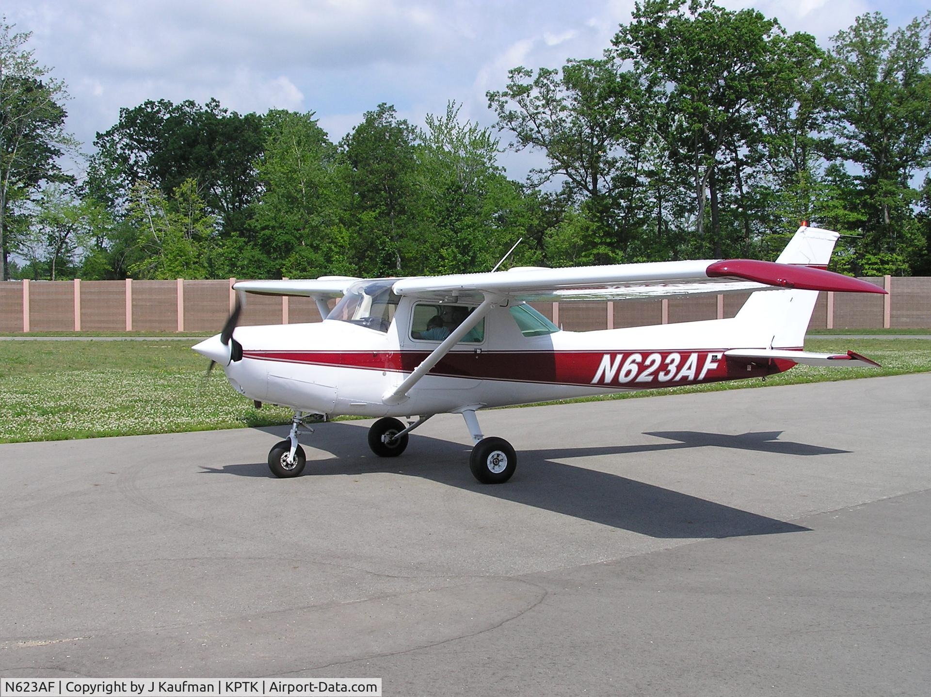 N623AF, 1977 Cessna 152 C/N 15280841, Cessna 152 at PTK Waterford MI
