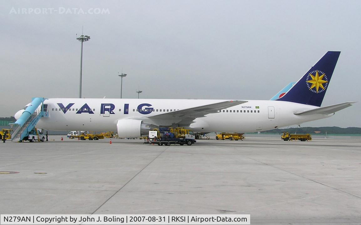 N279AN, 1995 Boeing 767-33A/ER C/N 27909, Msn 27909. Ron at Seoul/Incheon (RKSI/ICN) during ferry from Beijing to Belo Horizonte, Brazil by John Boling and Bruce Burns.