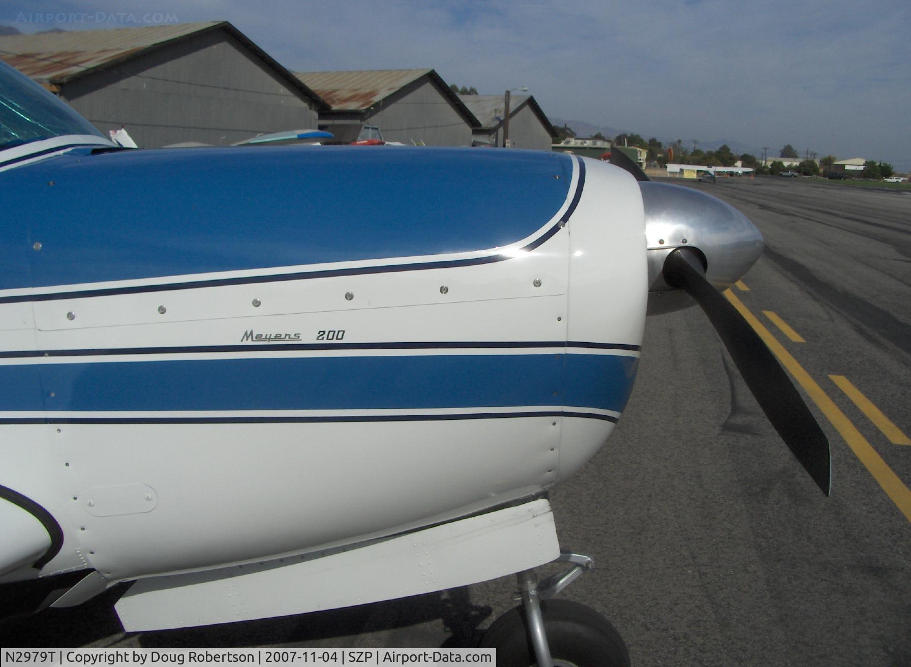 N2979T, 1966 Aero Commander 200D C/N 345, 1966 Aero Commander (Meyers) 200D, Continental IO-520 285 Hp, cowl with logo
