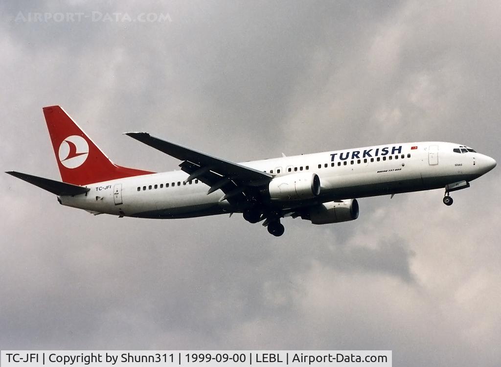 TC-JFI, 1999 Boeing 737-8F2 C/N 29771, Landing rwy 07
