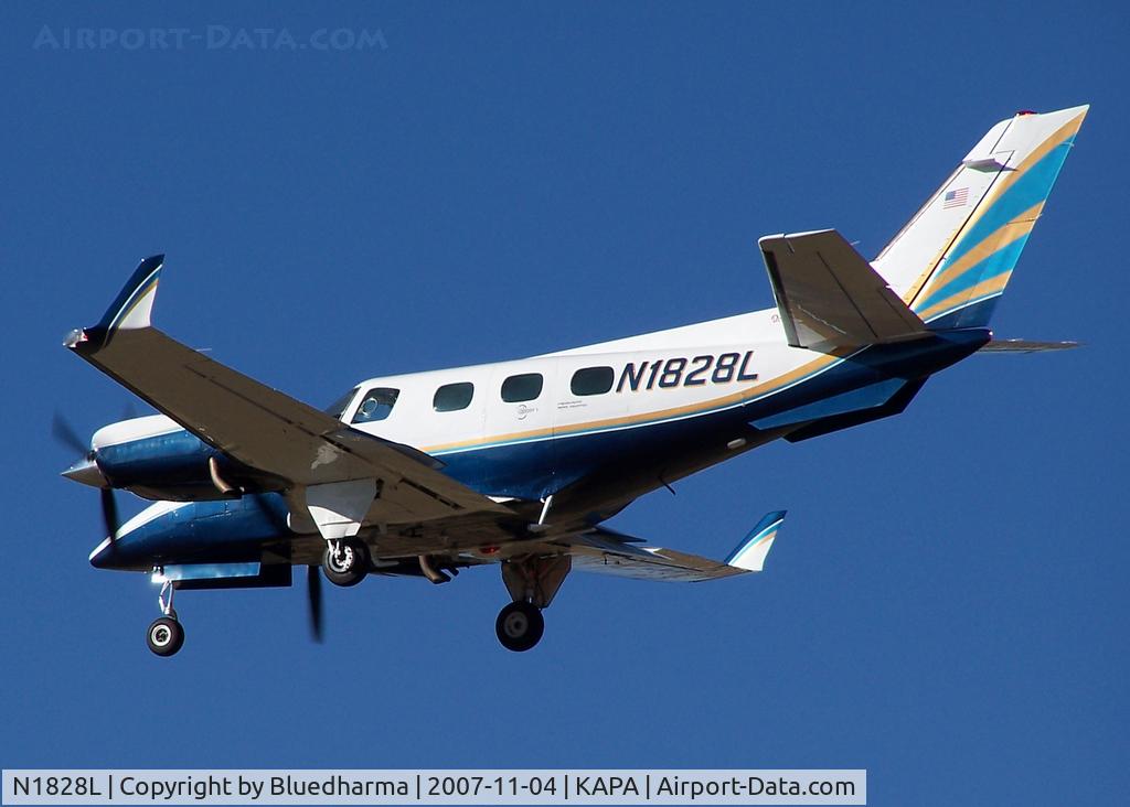 N1828L, 1976 Beech B-60 Duke C/N P-385, Approach to 17L