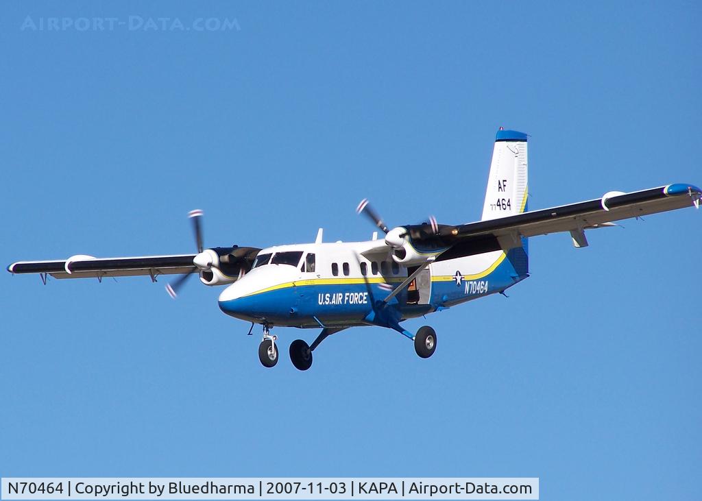 N70464, 1977 De Havilland Canada UV-18B (DHC-6 Twin Otter) C/N 555, Approach to 17L