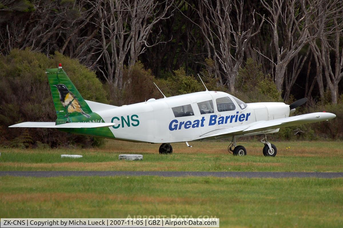 ZK-CNS, Piper PA-32-260 Cherokee Six C/N 32-686, Beautiful Stitchbird tail