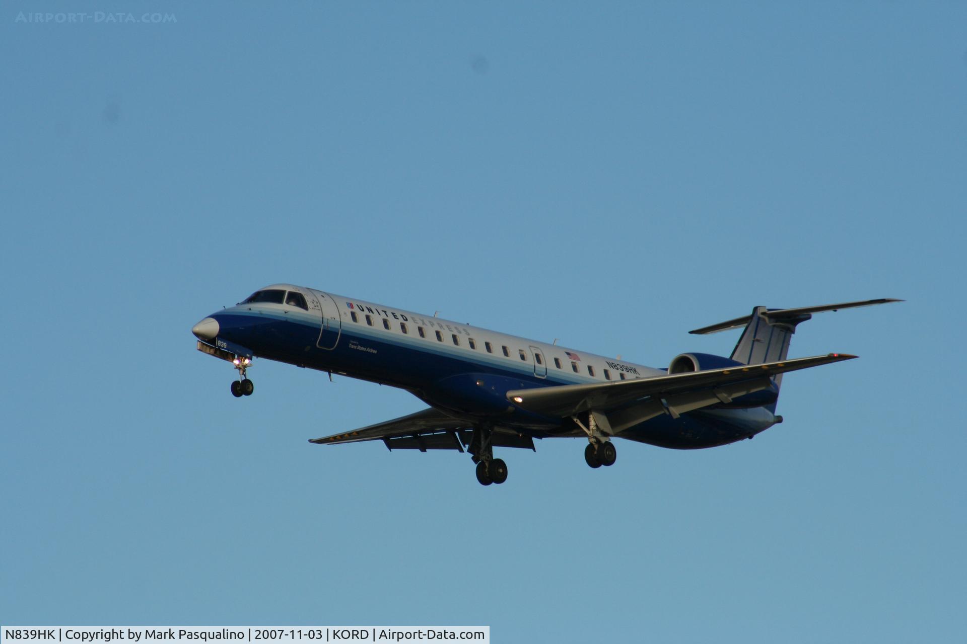 N839HK, 2004 Embraer ERJ-145LR (EMB-145LR) C/N 14500829, EMB-145LR