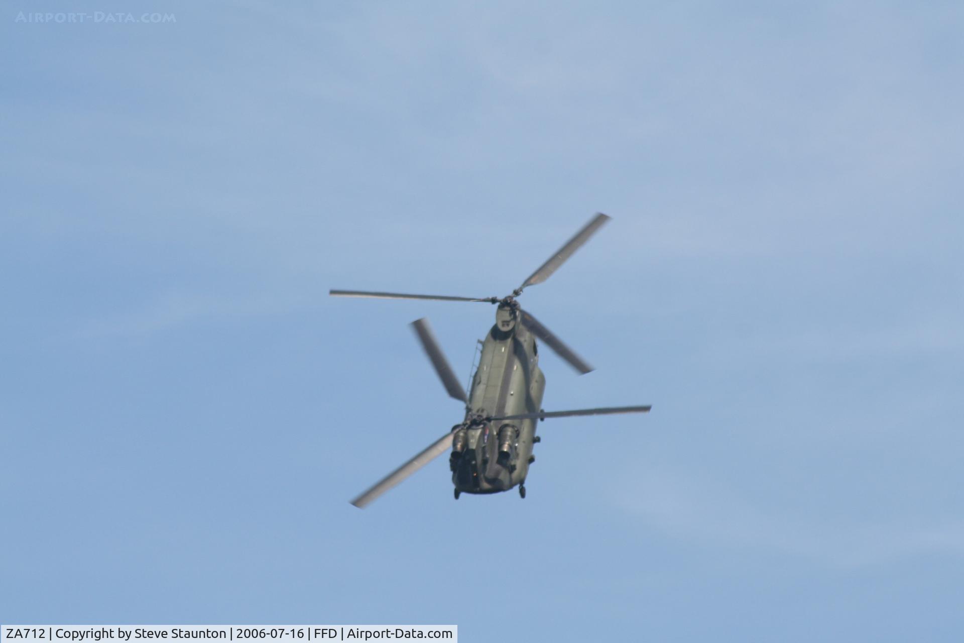 ZA712, 1981 Boeing Vertol Chinook HC.2 C/N M/A024/B-843/M7016, Royal International Air Tattoo 2006