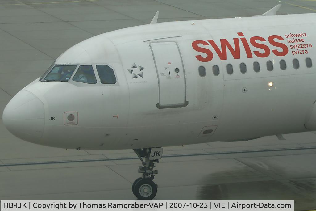 HB-IJK, 1996 Airbus A320-214 C/N 596, Swiss International Airlines Airbus A320